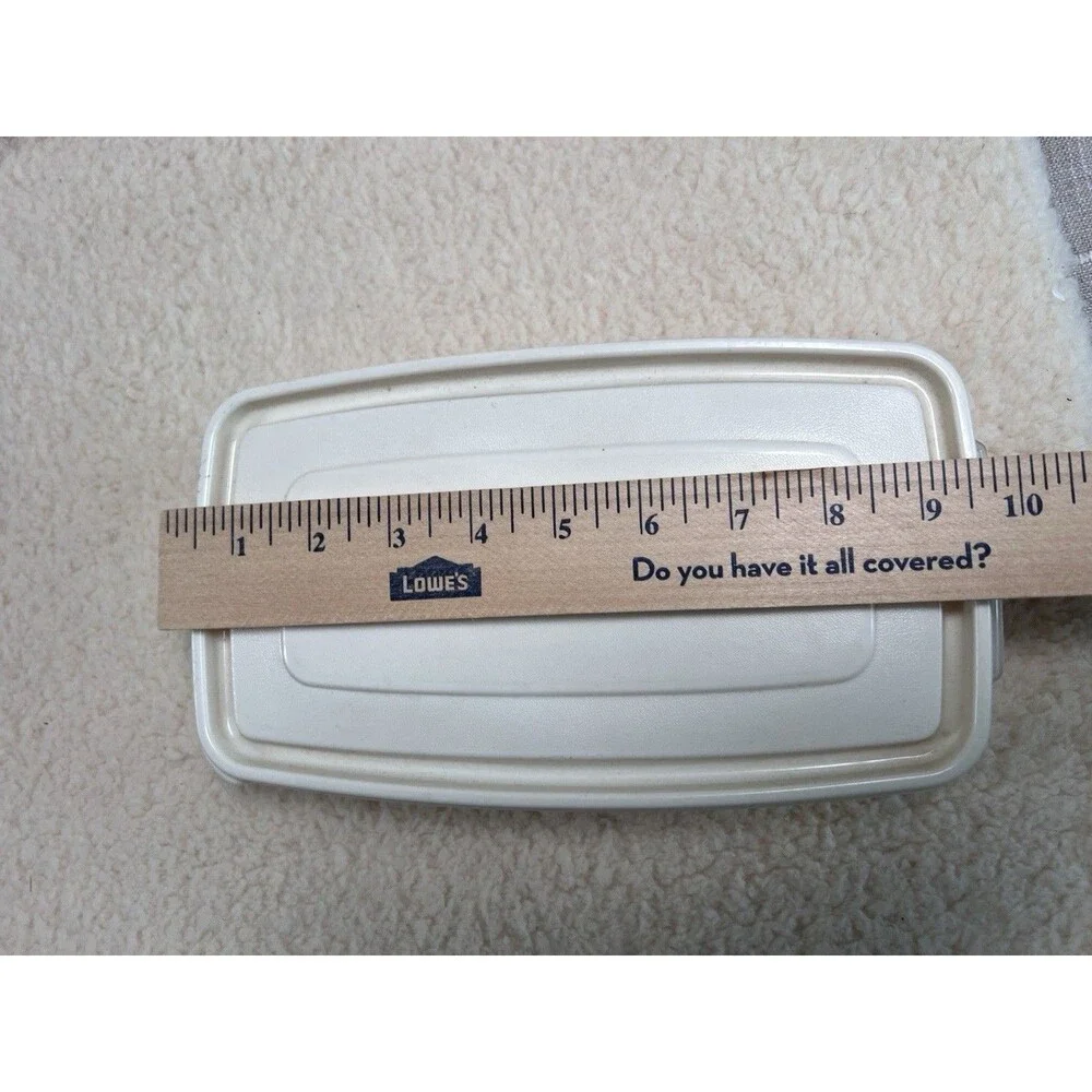 Rubbermaid Servin Saver Storage Container Almond Lid Rectangle 4 Cups 3860